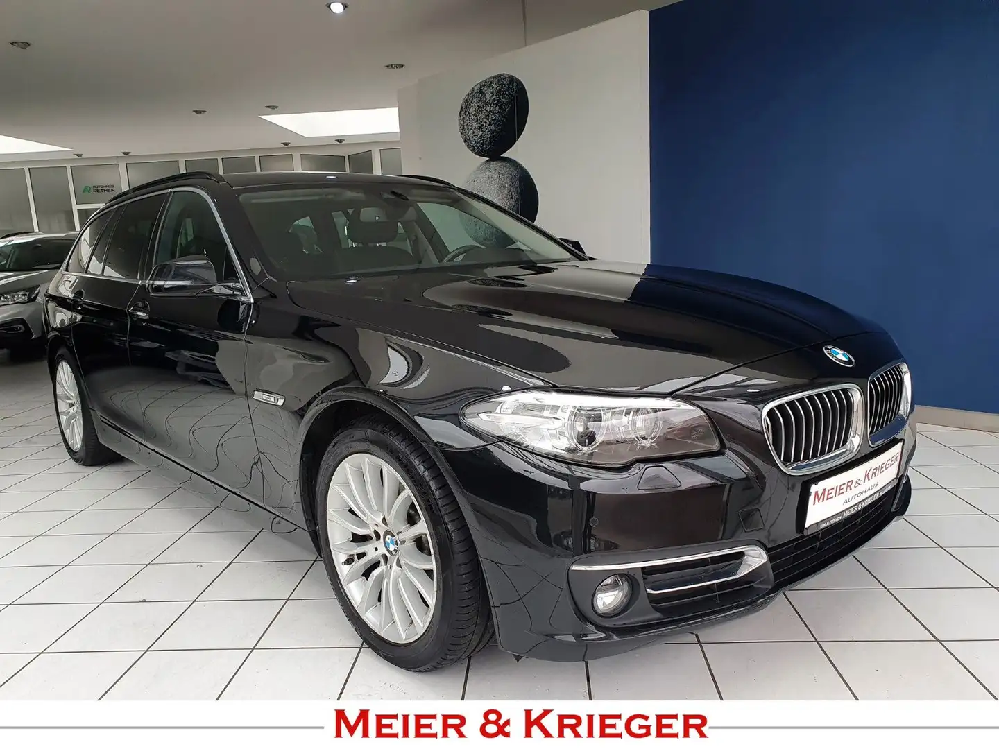 BMW 520 d Luxury Aut/HuD/Leder/Panorama/NaviProf/1Hd. Schwarz - 1