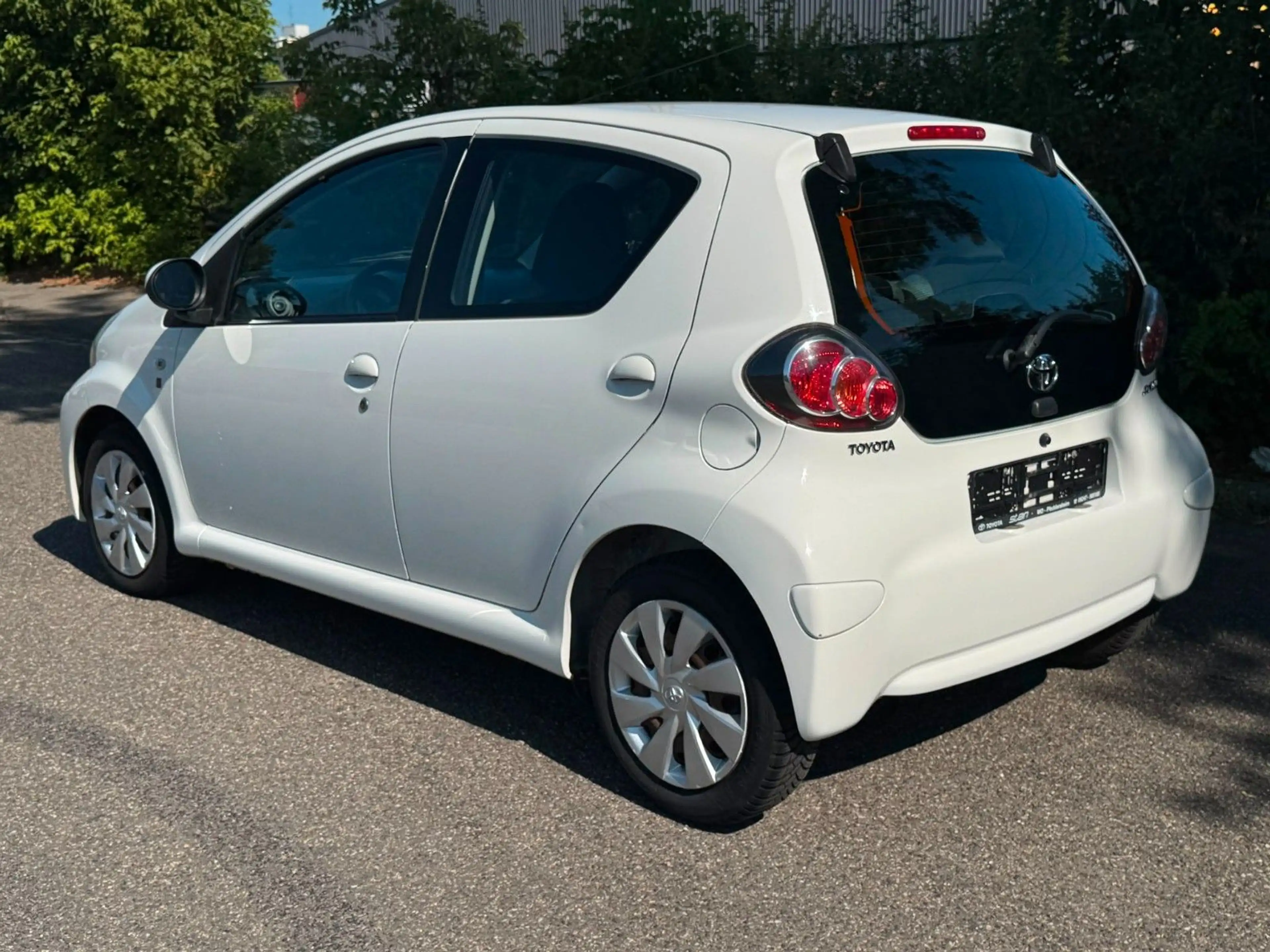 Toyota Aygo 1,0-l-VVT-i Cool & GO Klima Tüv 1.Hand — photo 2