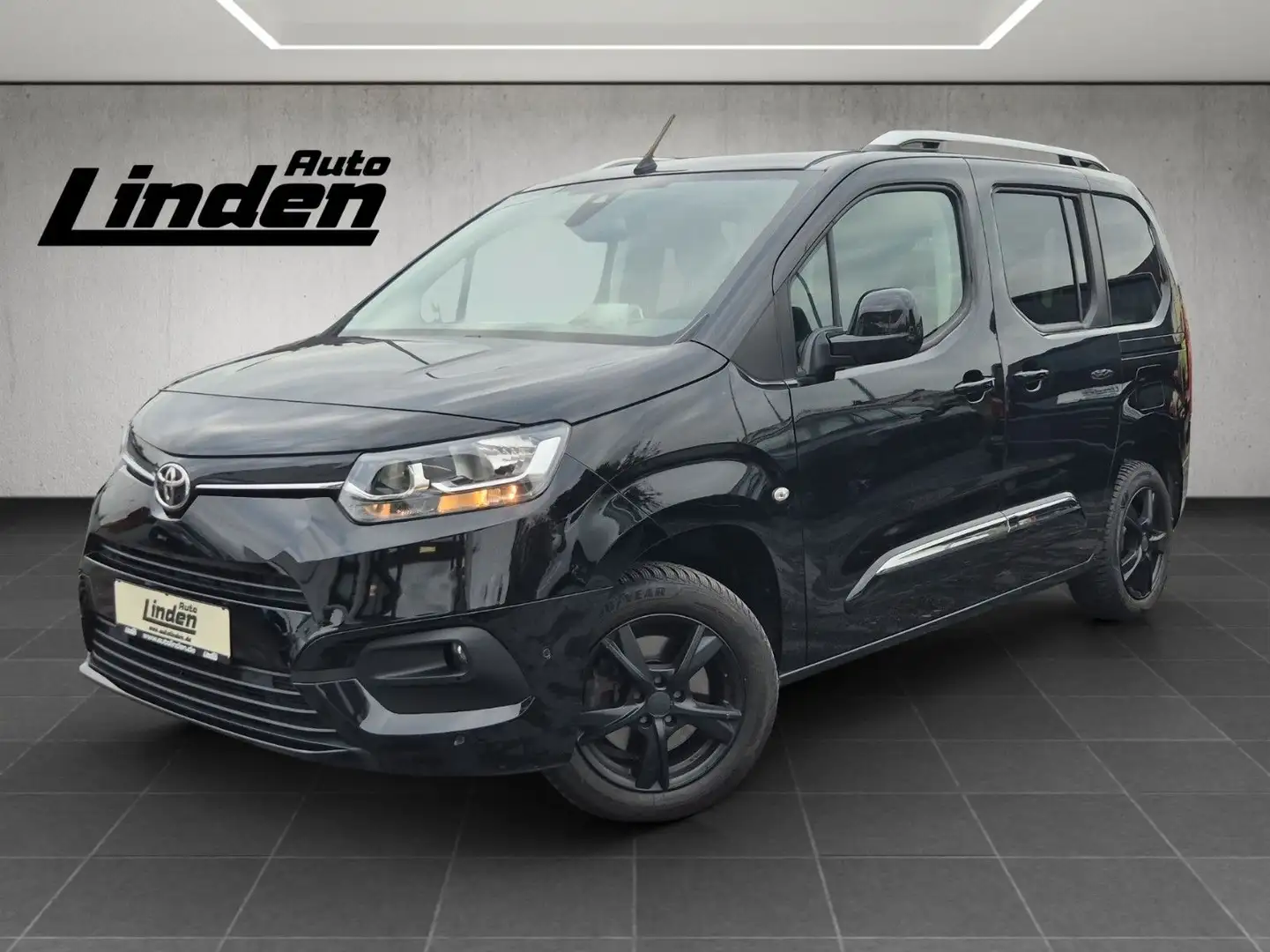 Toyota Proace L1 Executive AHK Pano Navi SHZ 360 Noir - 1