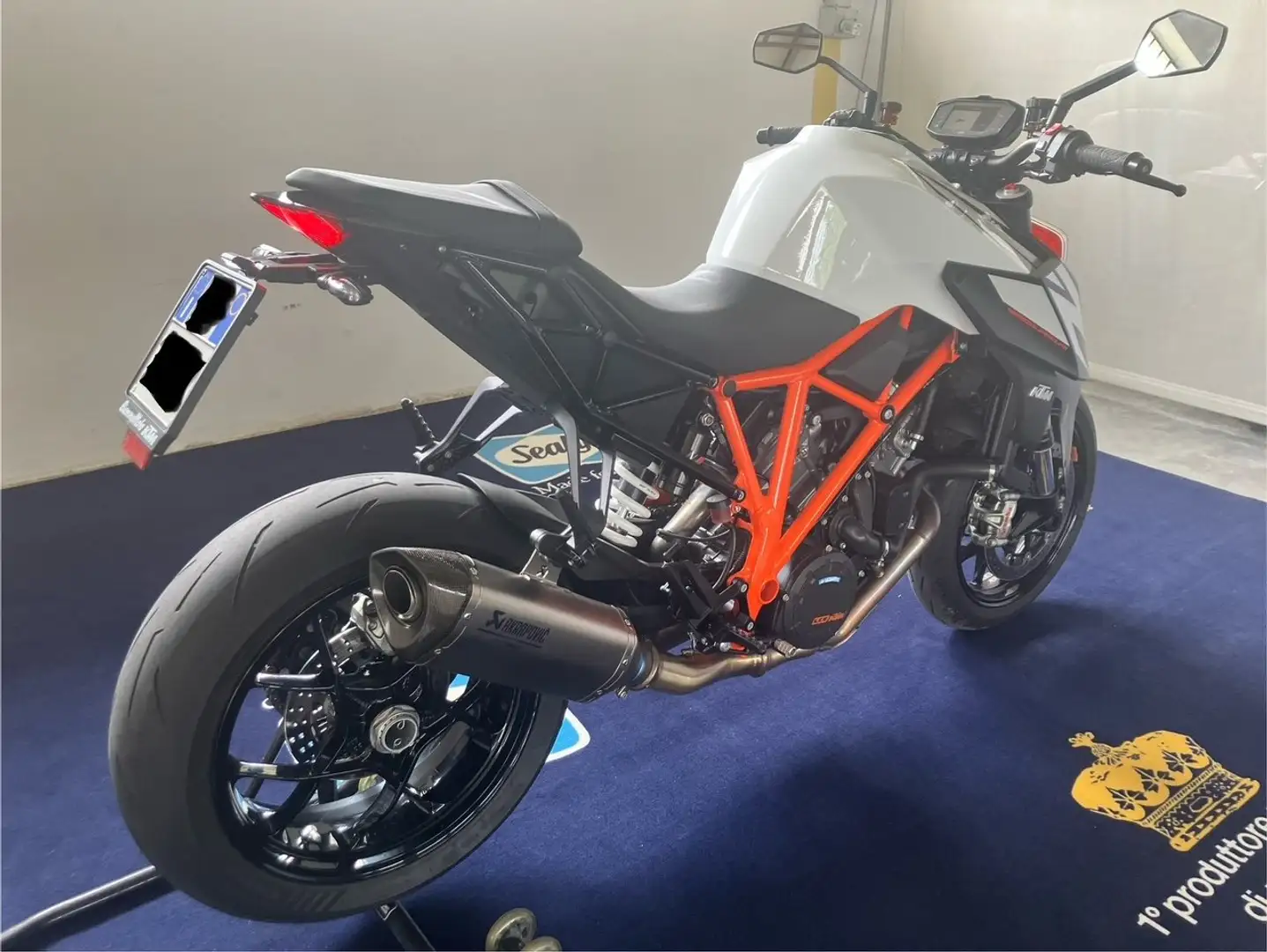 KTM 1290 Super Duke R NAKED - 1