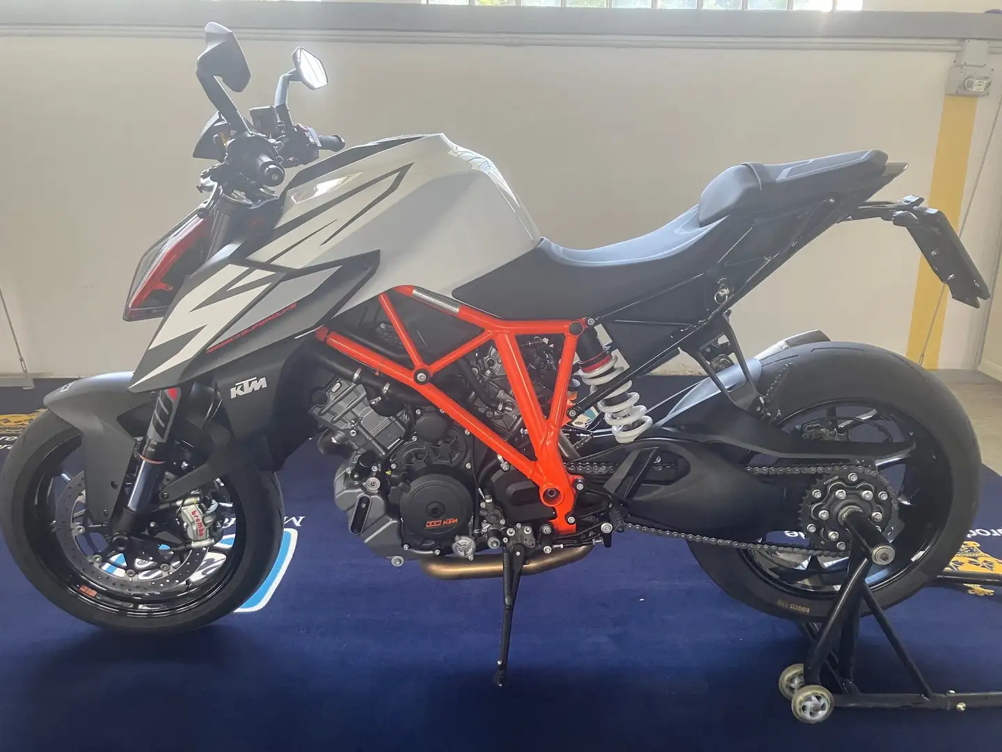 KTM 1290 Super Duke R NAKED - 2