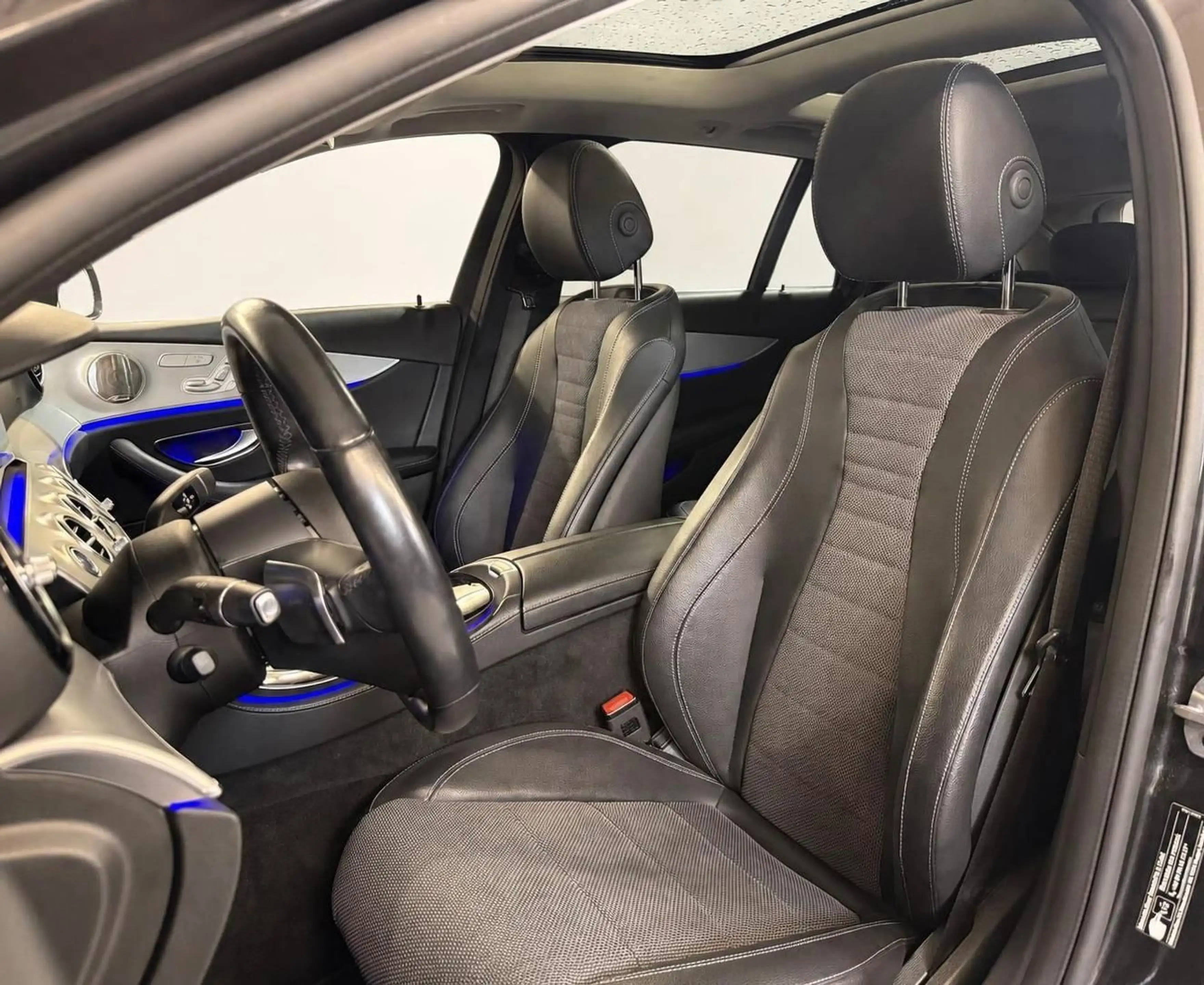 Mercedes-Benz E 300 de PANO/BURMESTER/MEMORY/STANDHEIZ./KAMERA — photo 10
