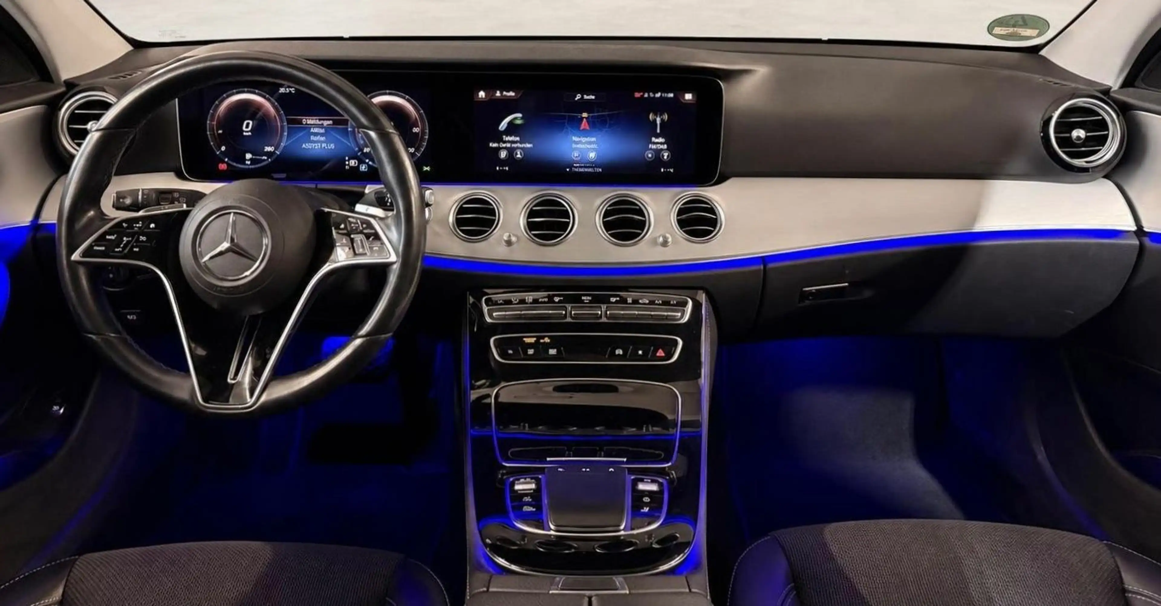 Mercedes-Benz E 300 de PANO/BURMESTER/MEMORY/STANDHEIZ./KAMERA — photo 14