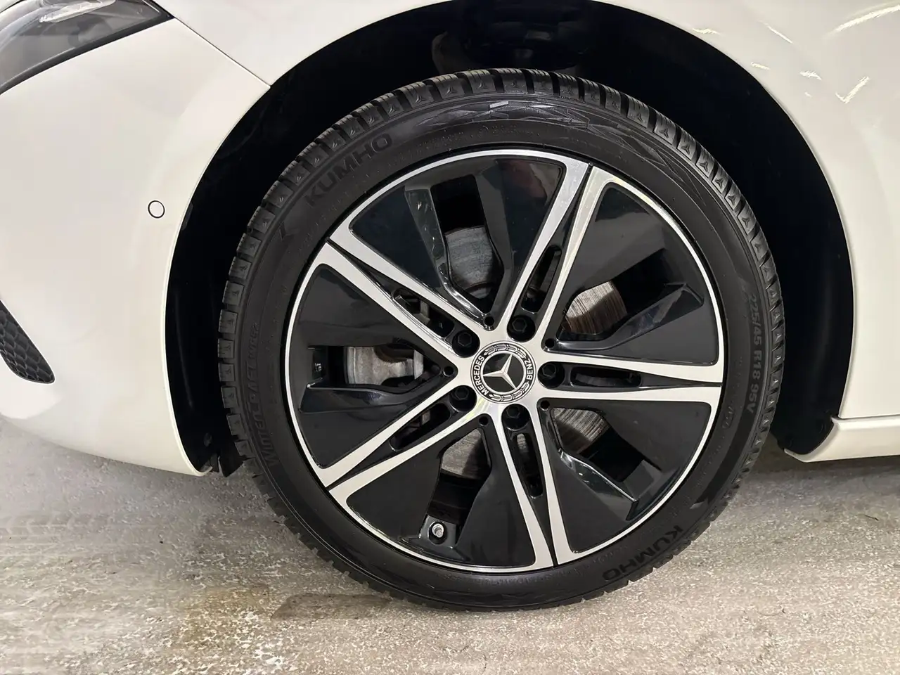 Mercedes-Benz A 250 e Kompaktlimousine mit EQ Hybrid Technologie 13