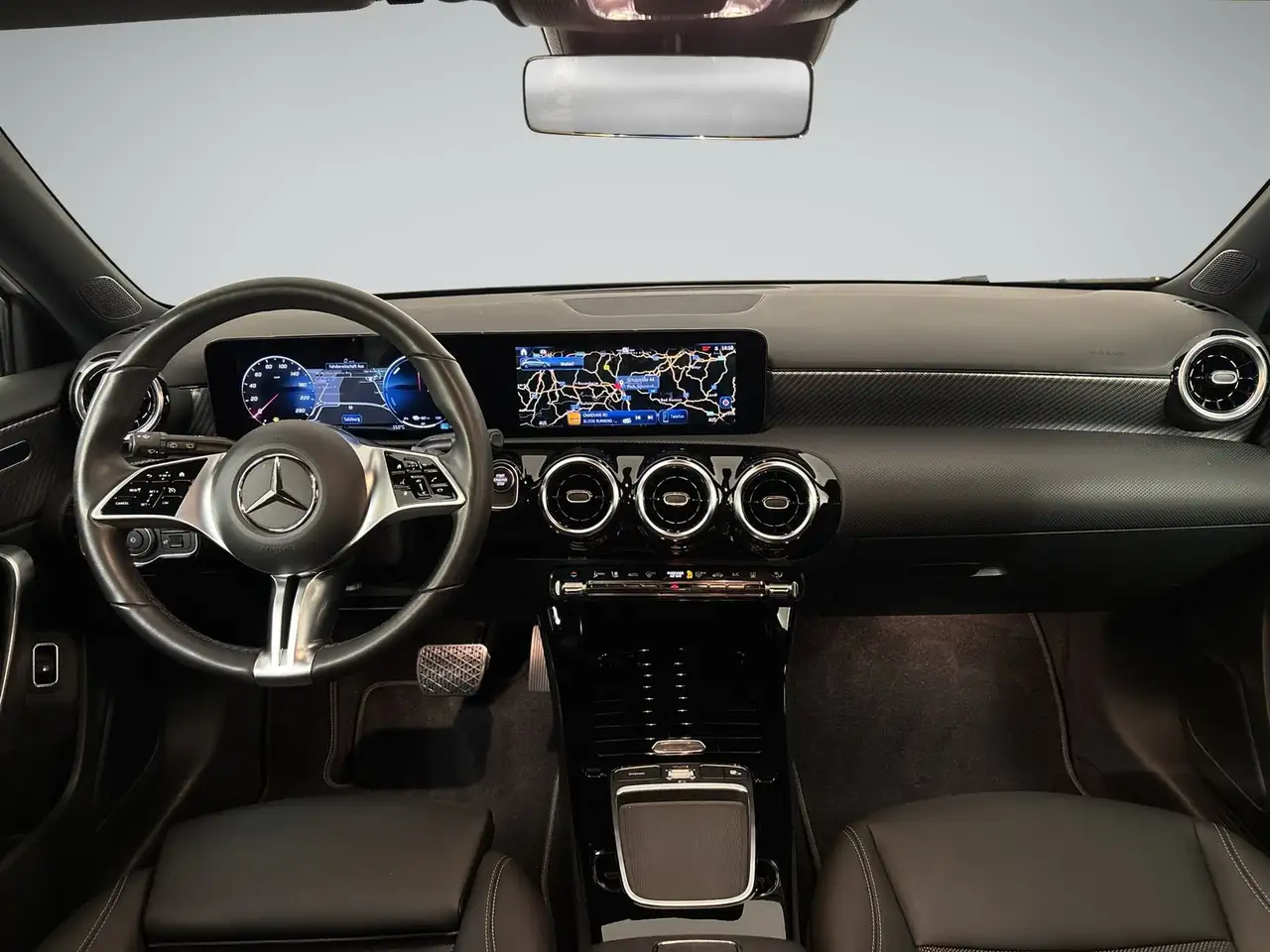 Mercedes-Benz A 250 e Kompaktlimousine mit EQ Hybrid Technologie 8