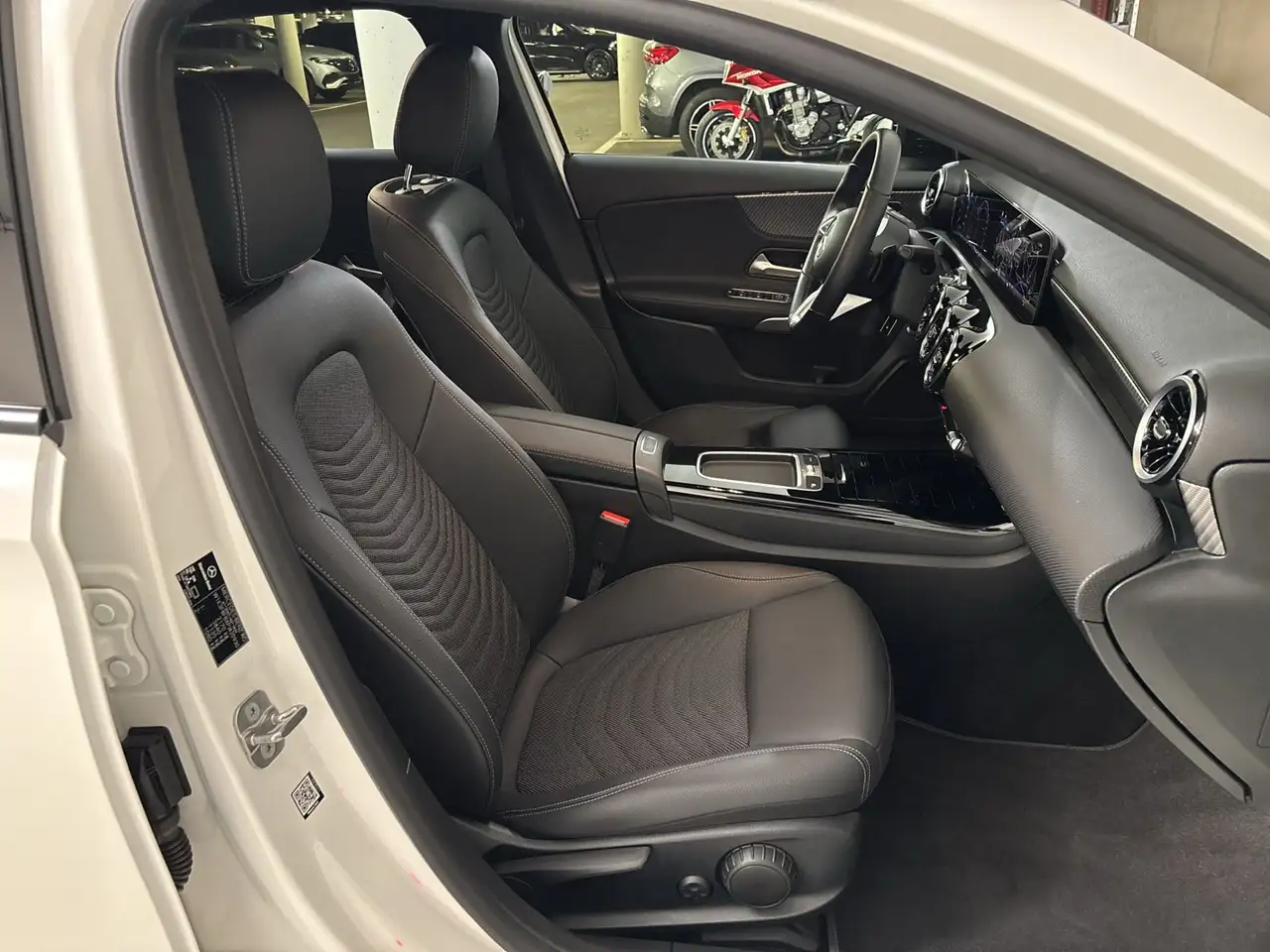 Mercedes-Benz A 250 e Kompaktlimousine mit EQ Hybrid Technologie 16