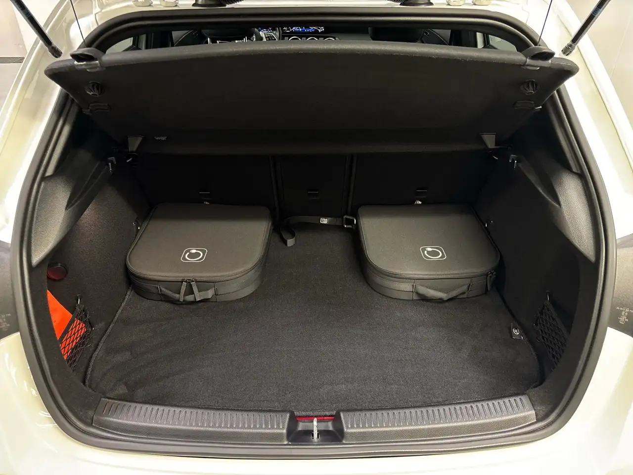 Mercedes-Benz A 250 e Kompaktlimousine mit EQ Hybrid Technologie 15