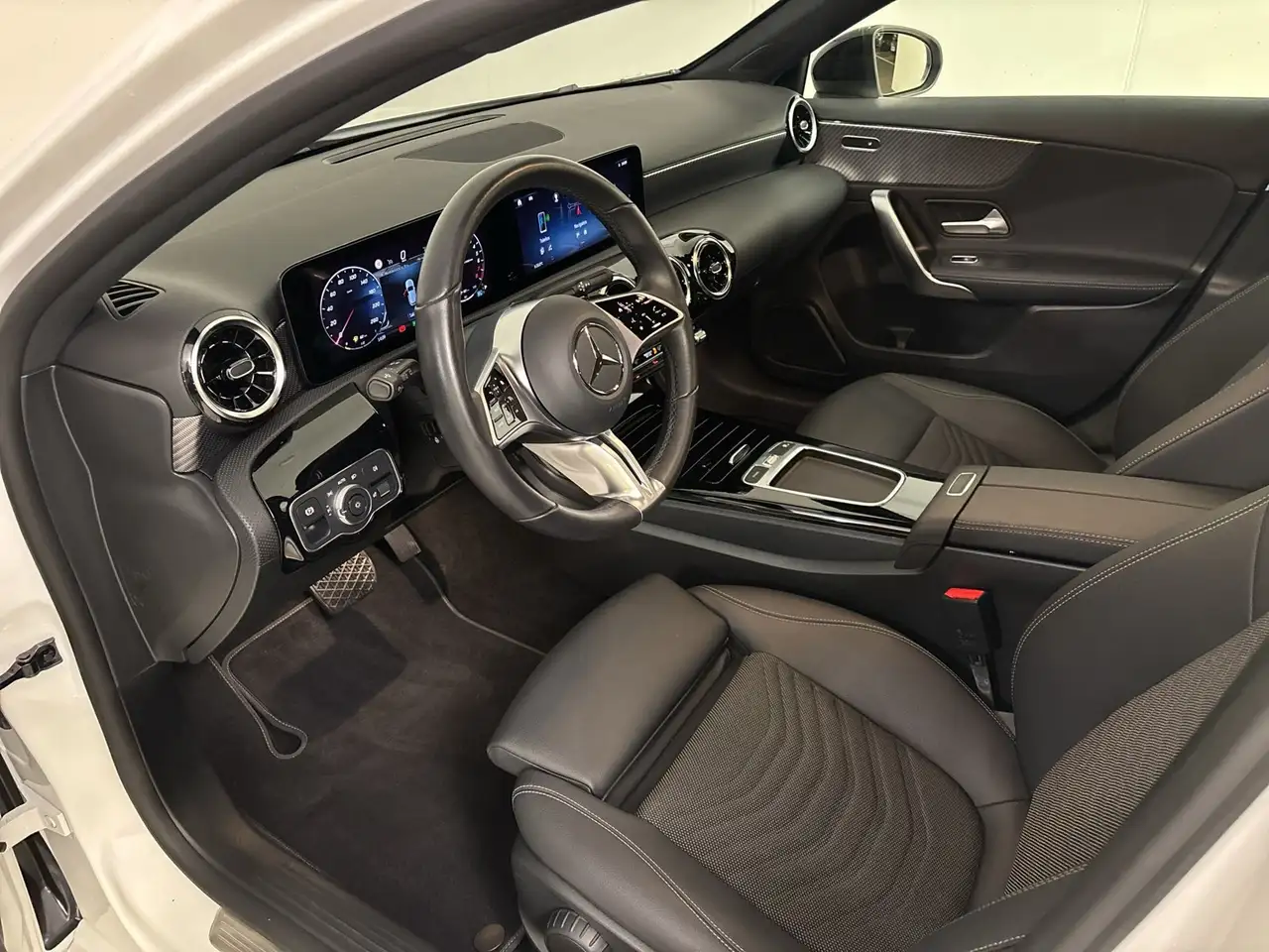 Mercedes-Benz A 250 e Kompaktlimousine mit EQ Hybrid Technologie 12