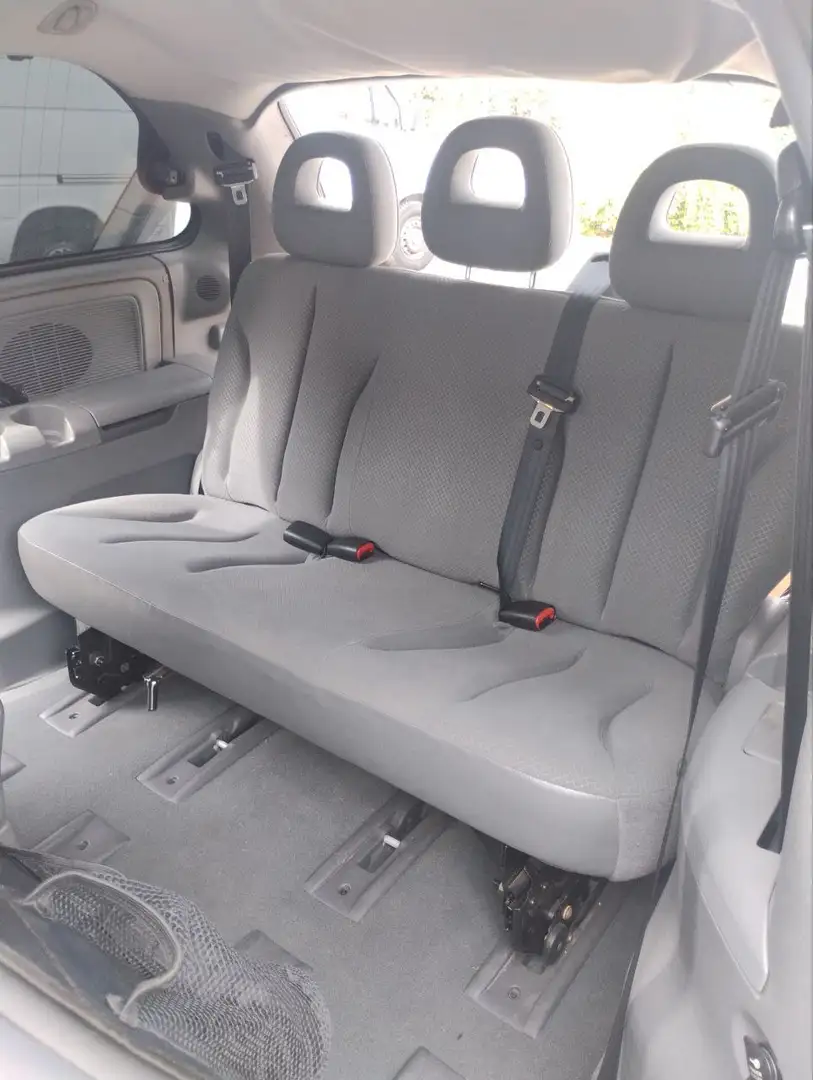 Chrysler Voyager Voyager IV 2004 2.8 crd LX - 2