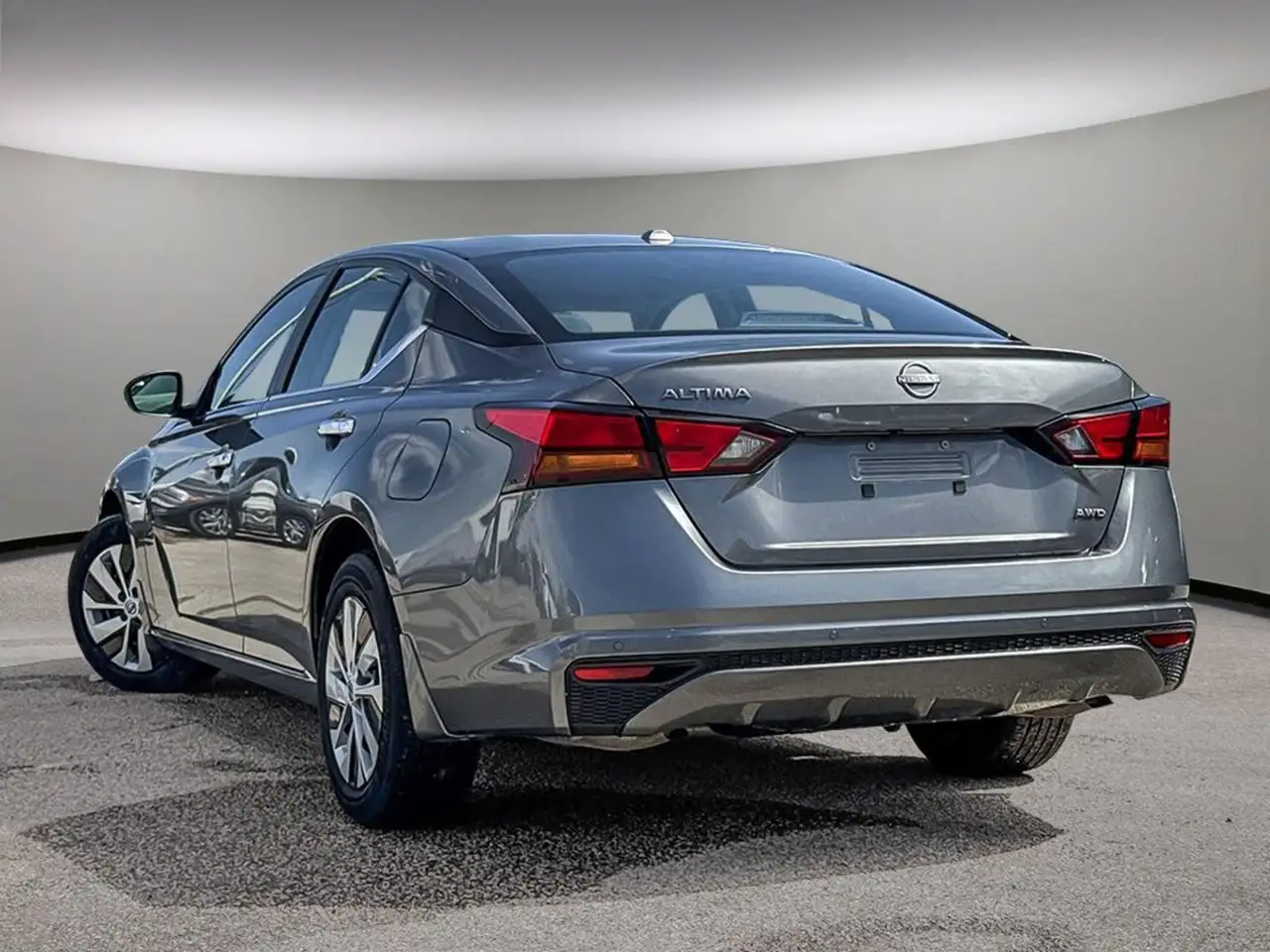 Nissan Altima снимка Nissan Altima