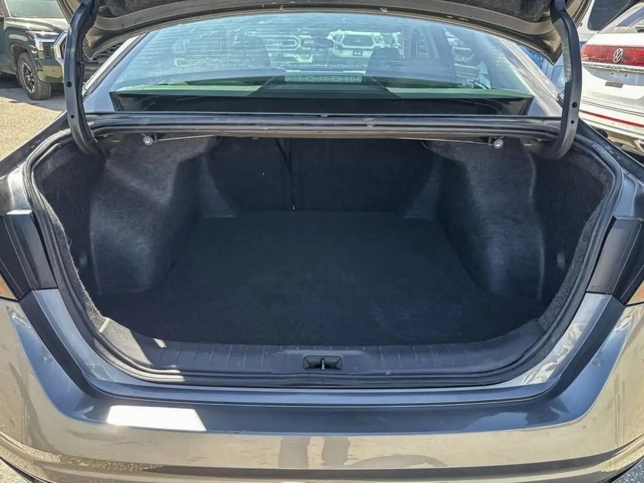 Nissan Altima снимка Nissan Altima