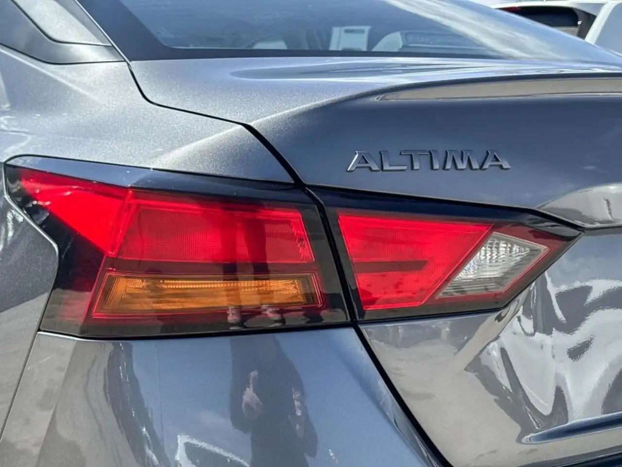 Nissan Altima снимка Nissan Altima