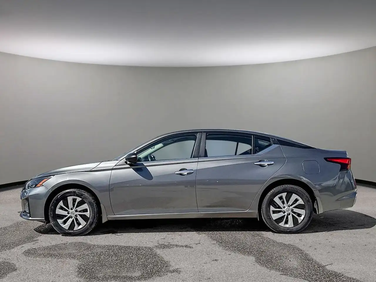 Nissan Altima снимка Nissan Altima