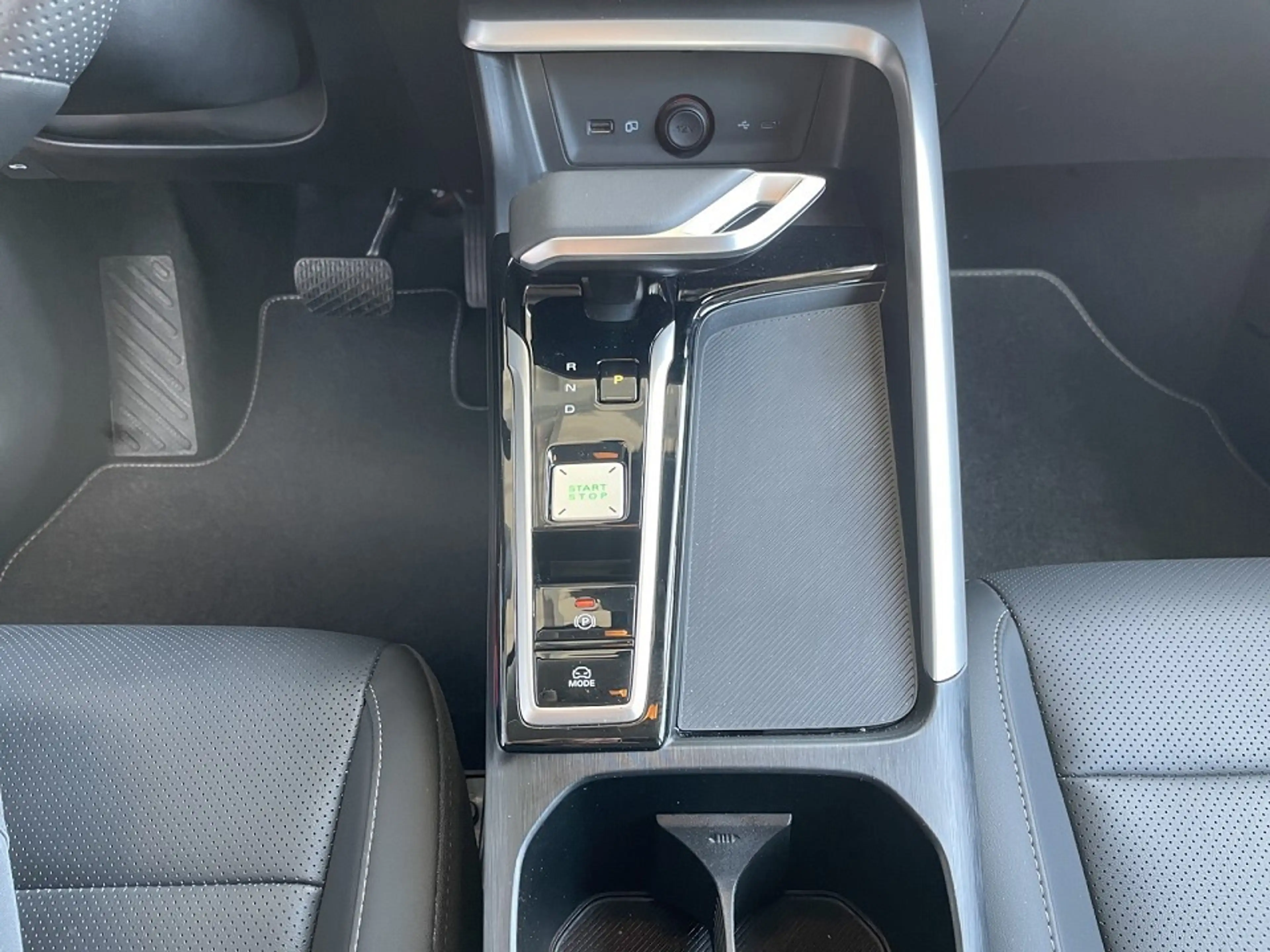 MG ZS 1.5 Hybrid+ Luxury — photo 10