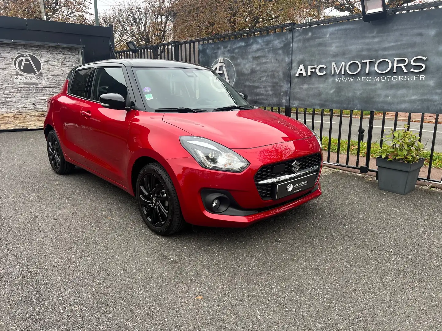 Suzuki Swift 1,2 Dualjet Hybride 85 Ch Pack CVT Rouge - 1