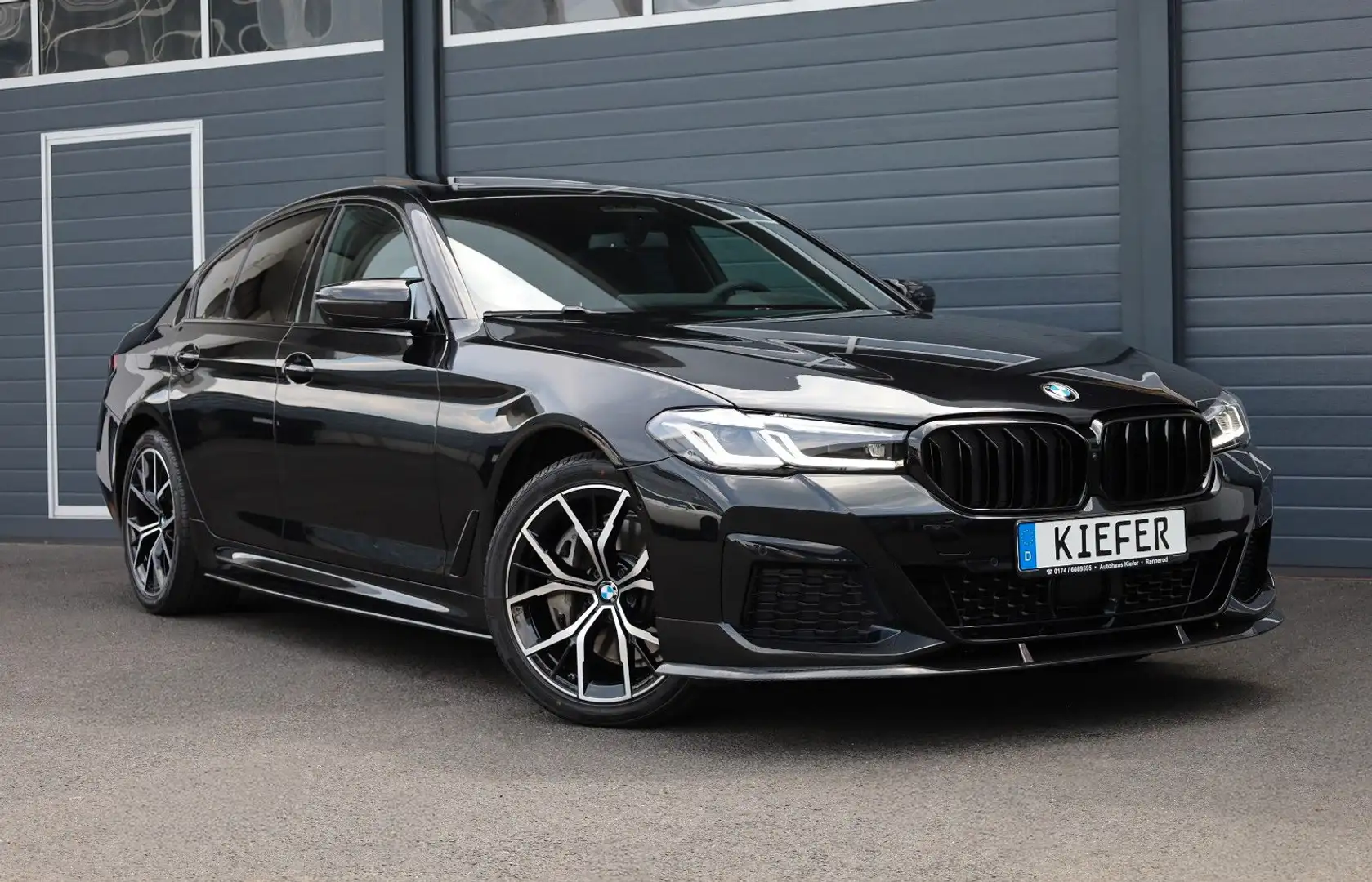 BMW 540 d xDrive/ACC/360/H&K/HUD/SHZ/SBL/APPLE/TTW/19 Schwarz - 1