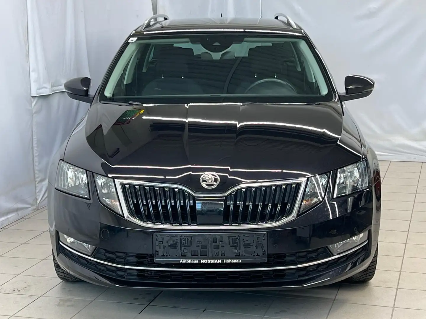 Skoda Octavia 2.0 Style Limited DSG Schwarz - 2