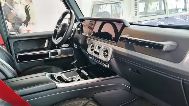 Mercedes-Benz G 500 view 10