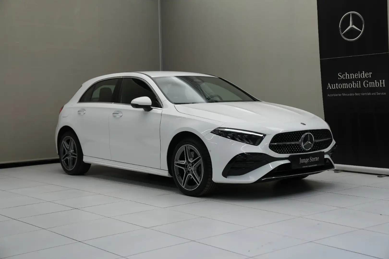 Mercedes-Benz A 250 e Kompaktlimousine SpurW PDC SpurH Navi Weiß - 2
