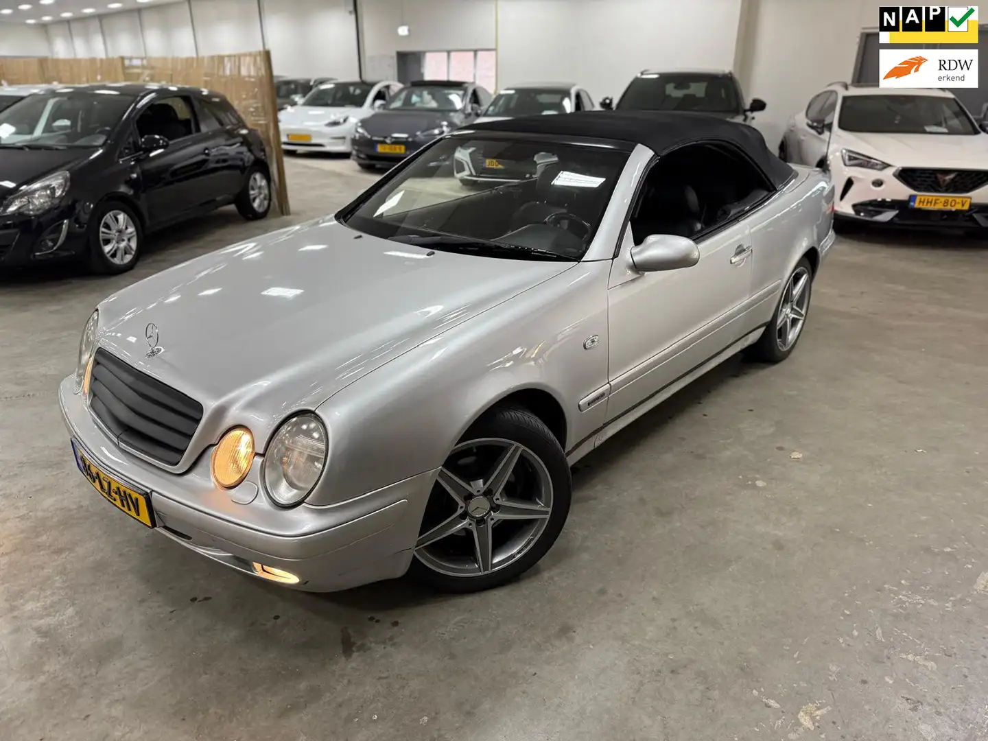 Mercedes-Benz CLK 230 Cabrio K. Elegance / AUTOMAAT / RIJDT SCHAKELT GOE Grijs - 1