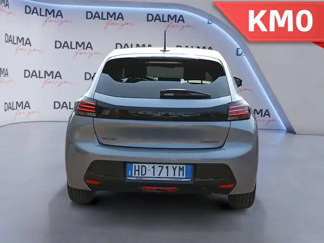 Peugeot 208 view 4