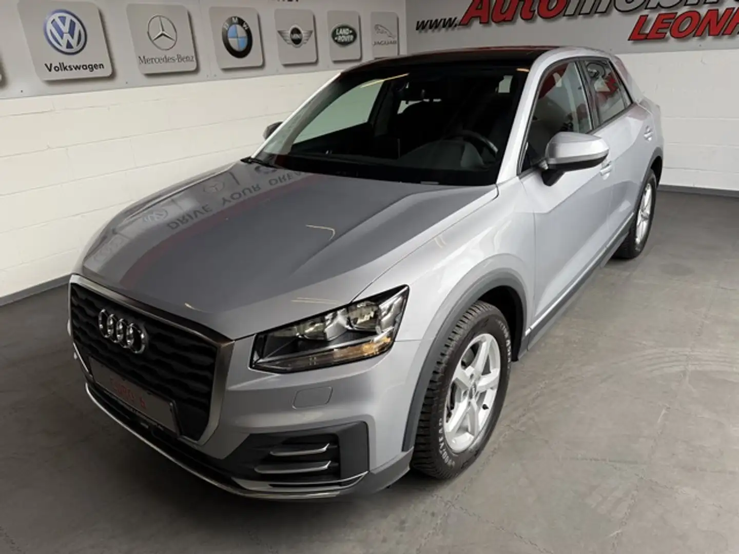 Audi Q2 basis ultra *1.Hand*Garantie*ab3,99%* Argent - 1