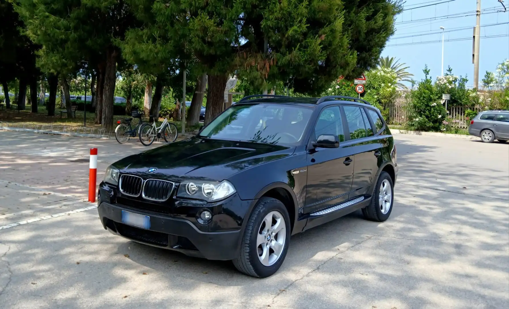 BMW X3 2.0d XDrive 4x4 Anno 2009 (Tel 353 371 0807) crna - 2