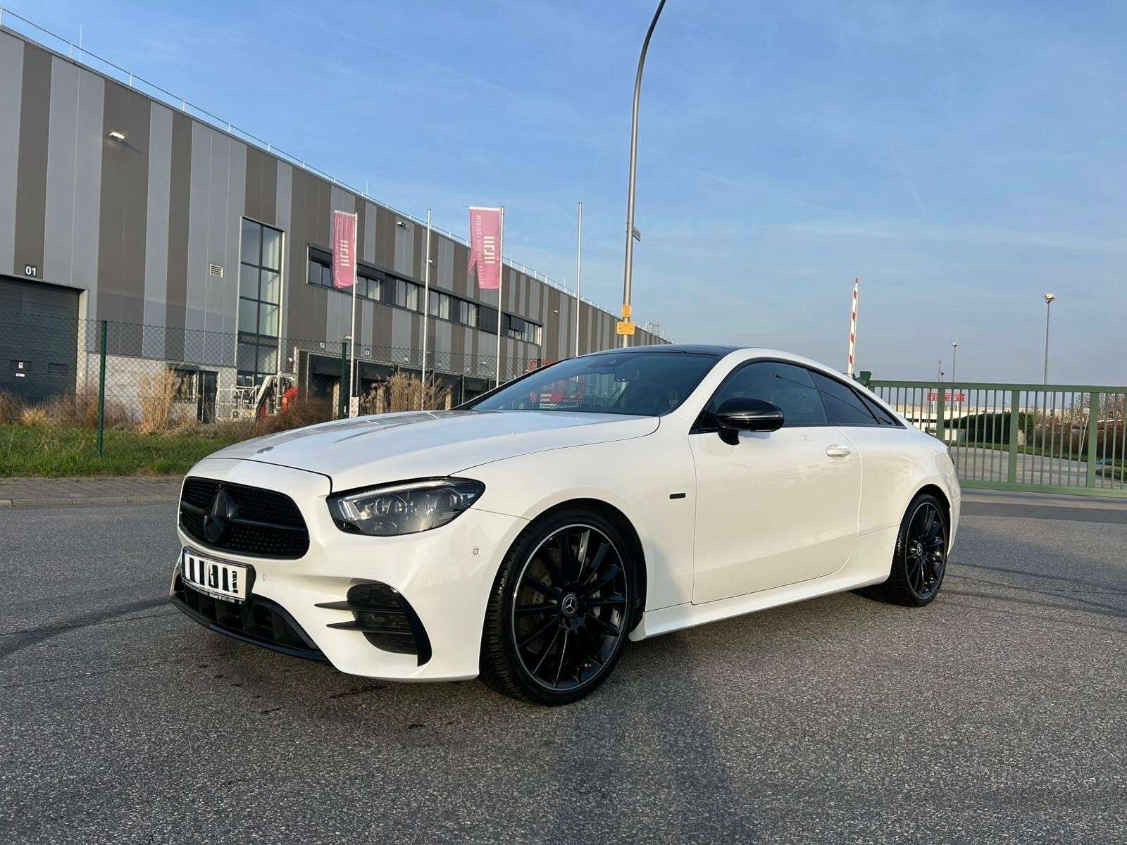 Second hand Mercedes Benz E-Class 300