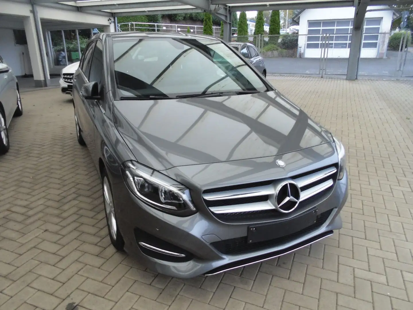 Mercedes-Benz B 180 Urban Standheizung LED Spiegel klappb. Gris - 2