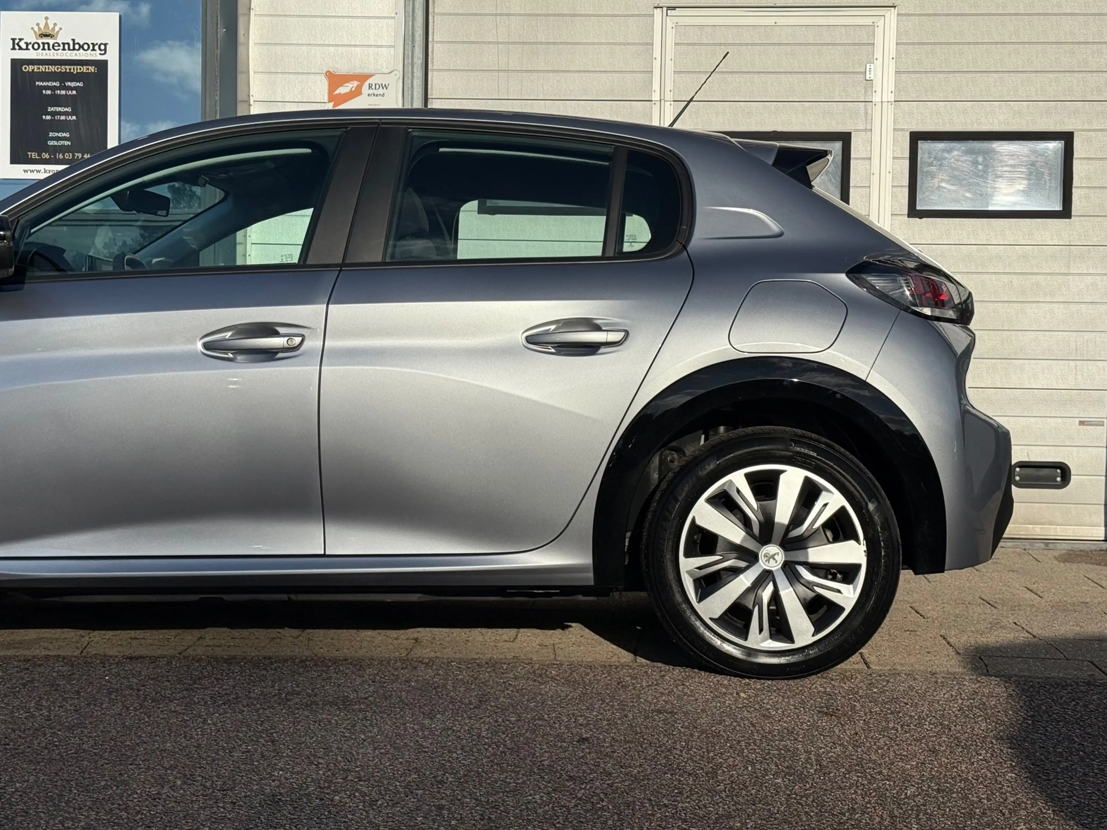 Peugeot e-208 EV Active 50 kWh| CARPLAY| CRUISE| NAP — photo 11