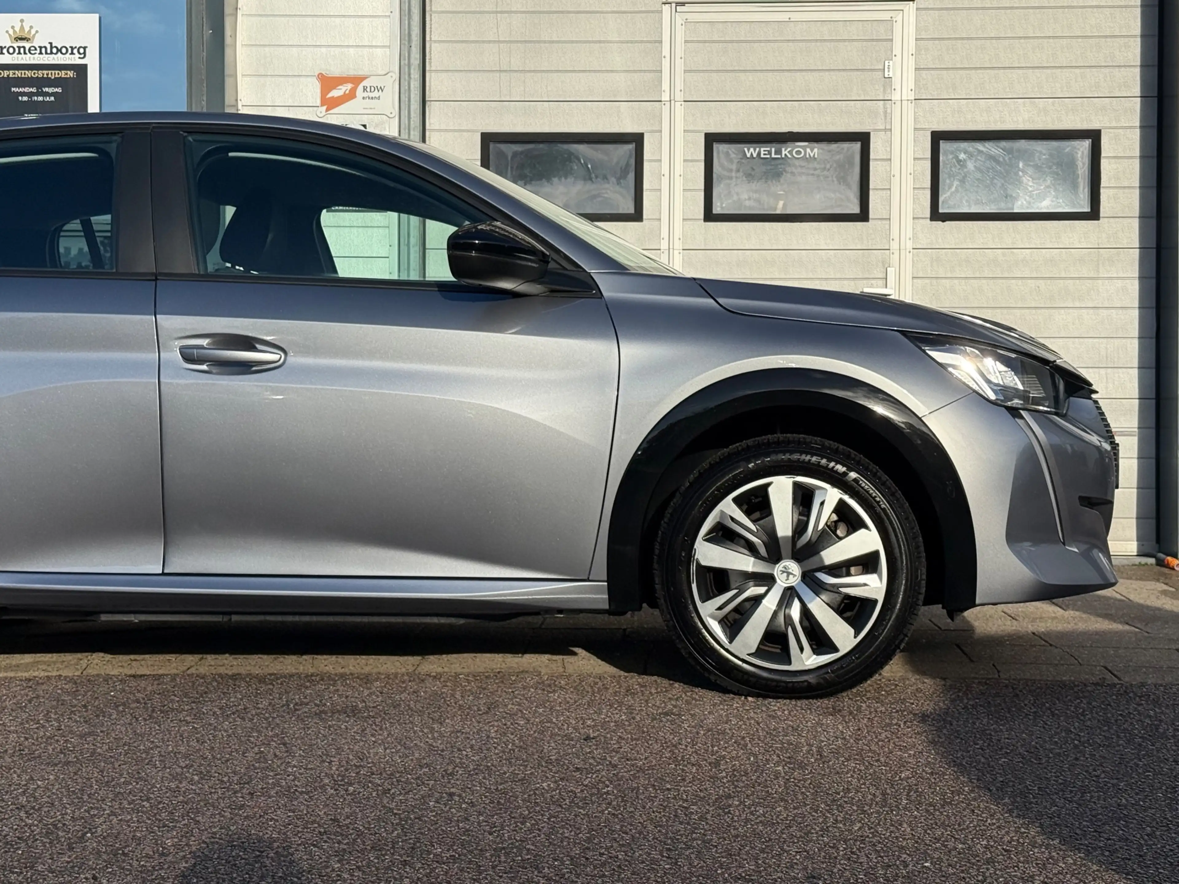 Peugeot e-208 EV Active 50 kWh| CARPLAY| CRUISE| NAP — photo 15
