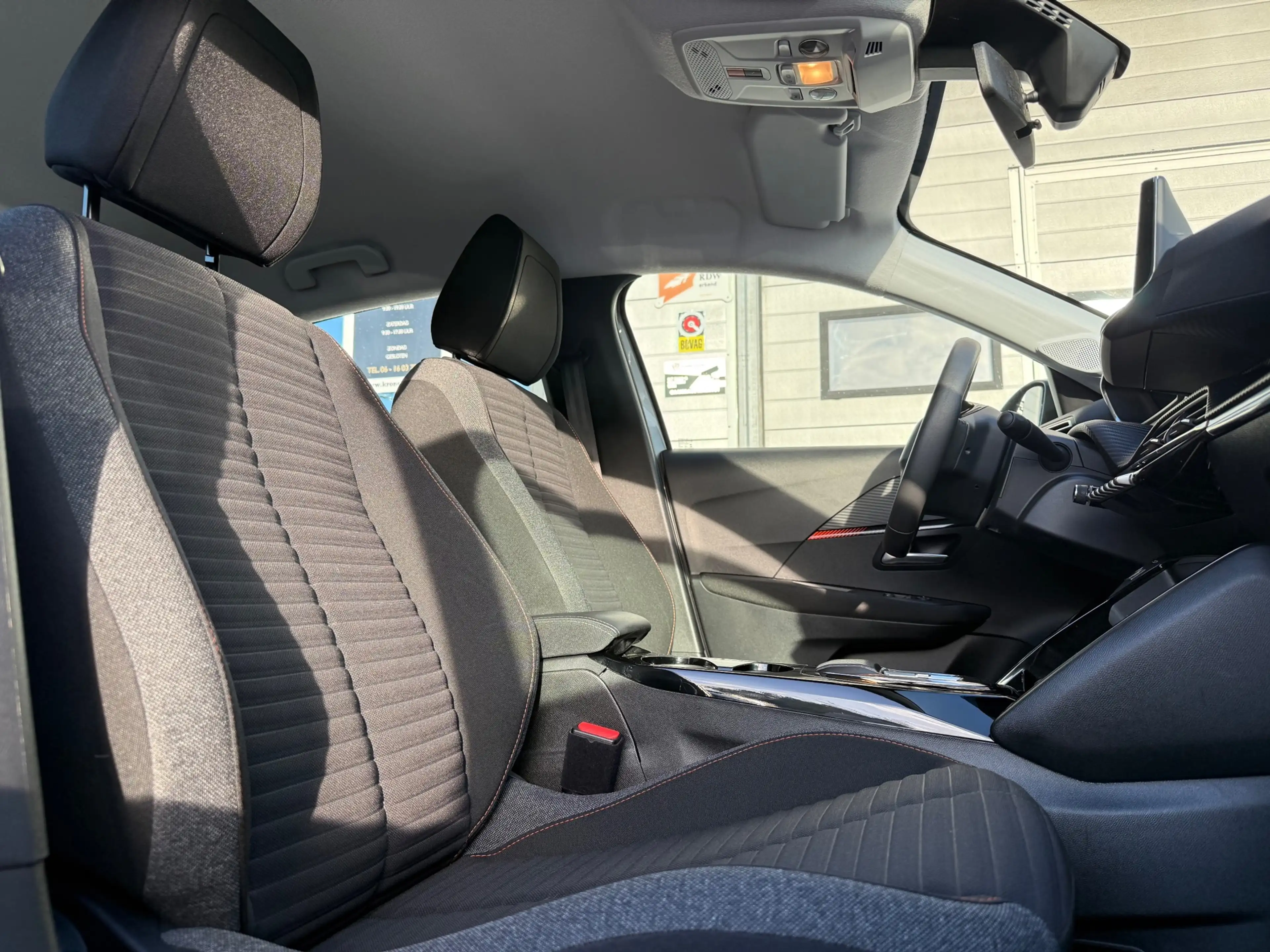 Peugeot e-208 EV Active 50 kWh| CARPLAY| CRUISE| NAP — photo 8