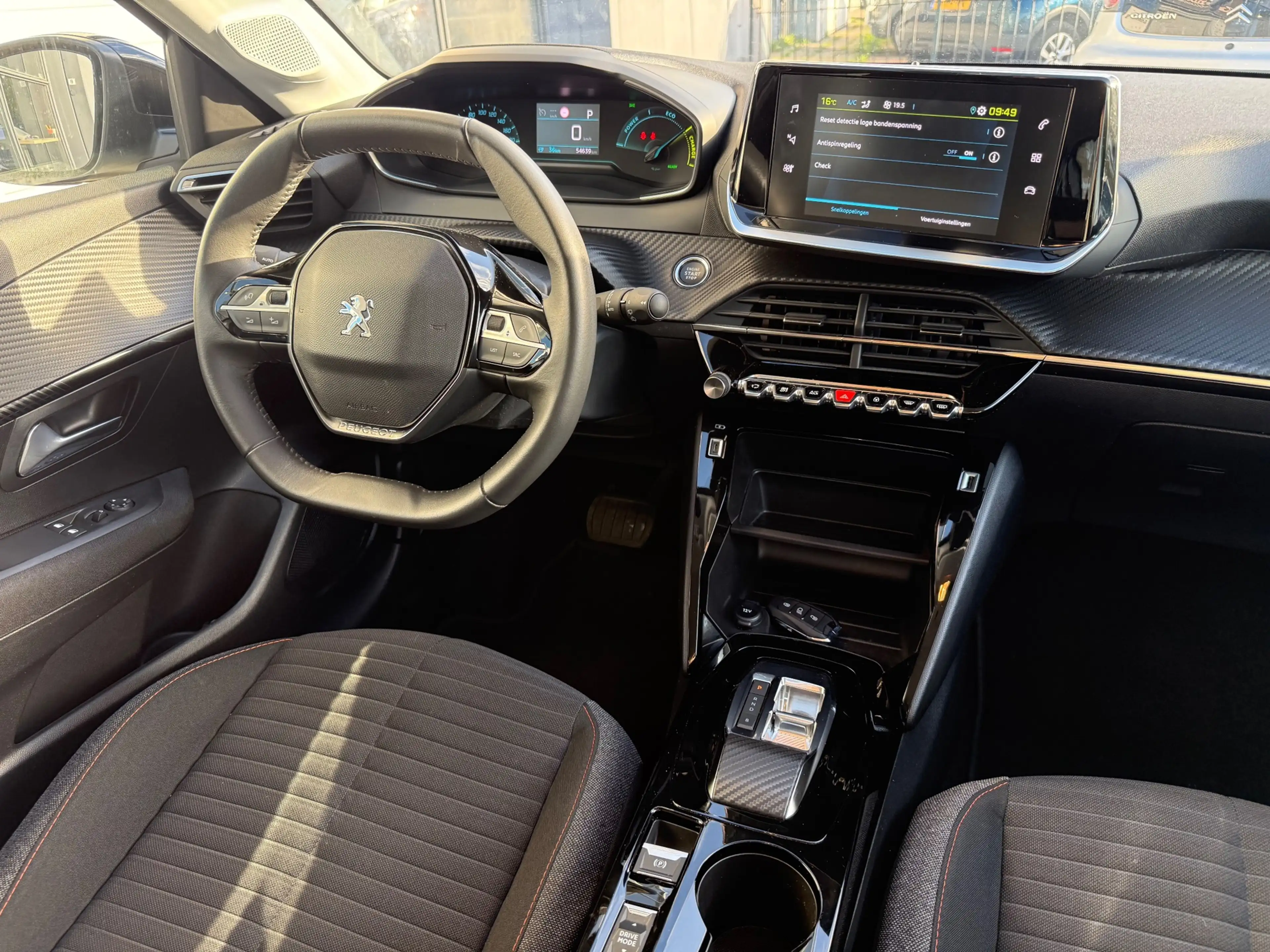 Peugeot e-208 EV Active 50 kWh| CARPLAY| CRUISE| NAP — photo 6