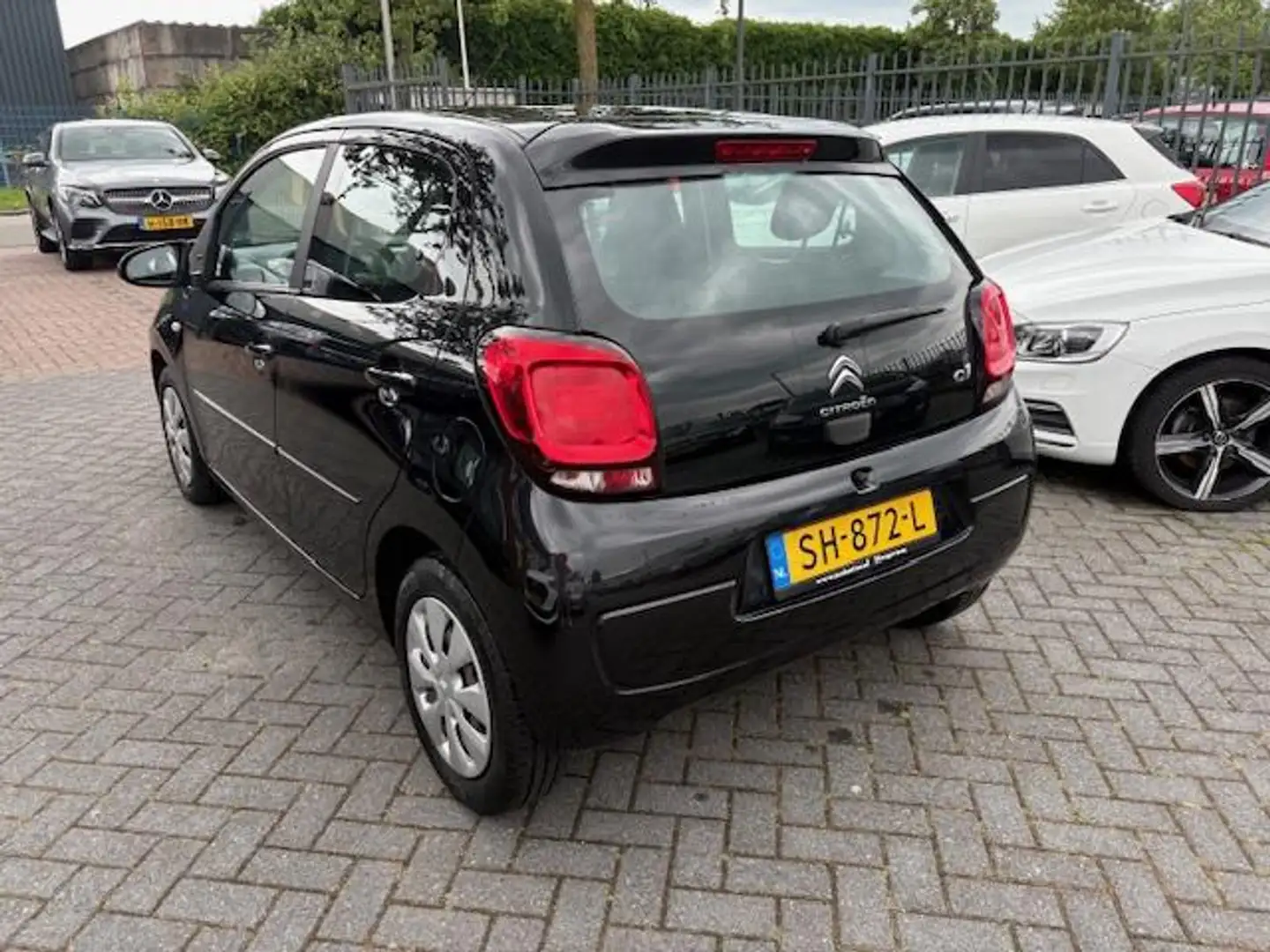 Citroen C1 1.0 e-VTi Feel , Airco , APK 04-26 Zwart - 2