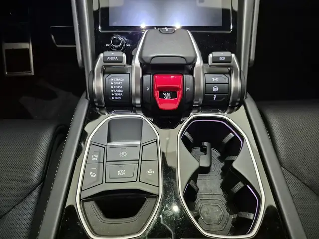 Lamborghini Urus view 10
