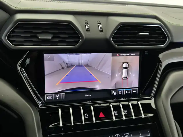 Lamborghini Urus view 15