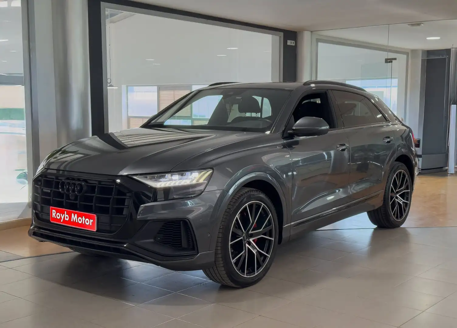 Audi Q8 50 TDI Black line quattro tiptronic Schwarz - 1