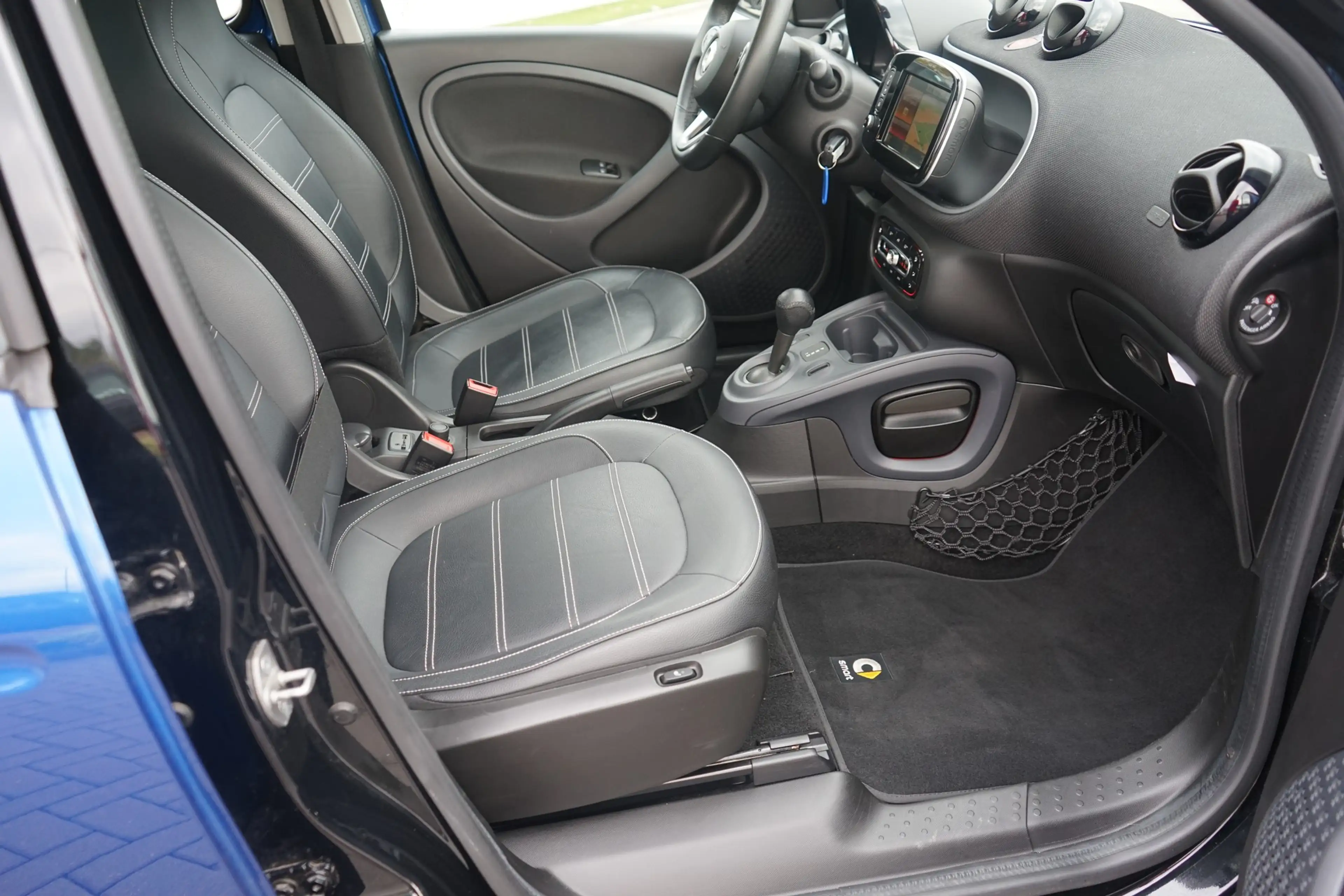 smart forFour forfour 0.9 Prime Kamera Leder Pano Sitzheizung — photo 10
