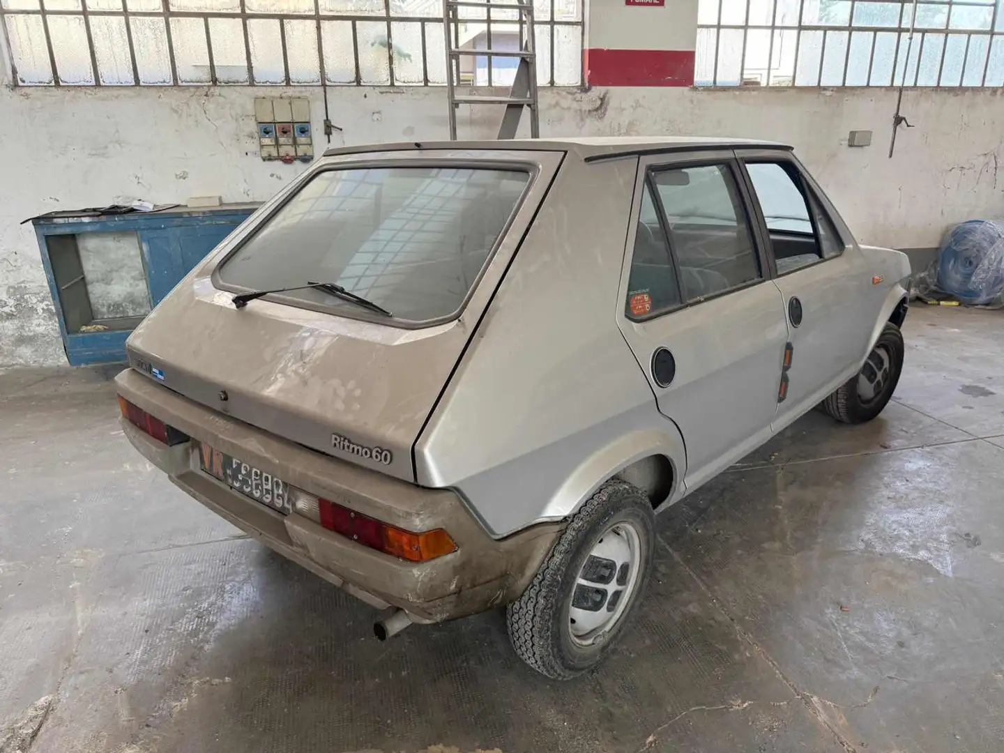 Fiat Ritmo 60 5 porte CL conservata Šedá - 2