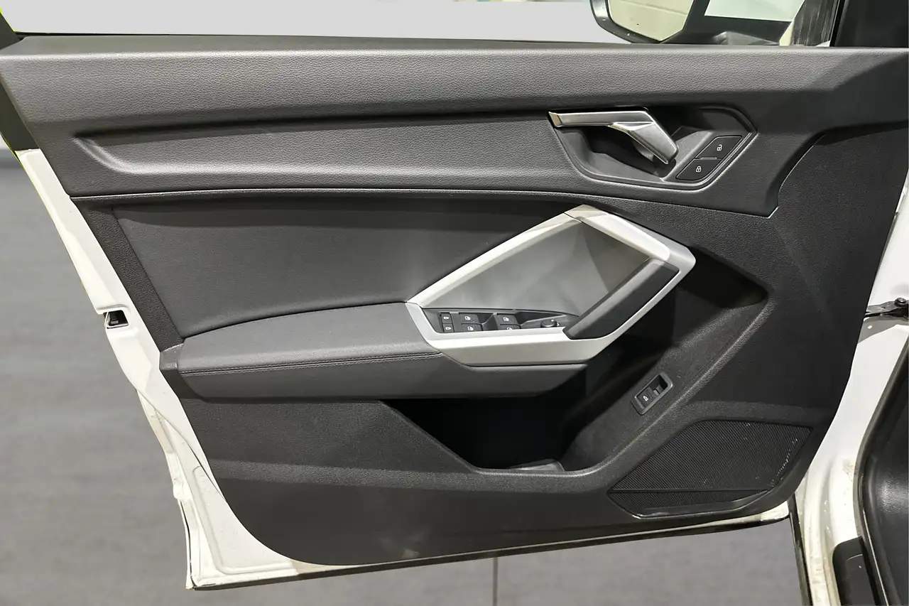 Audi Q3 снимка Audi Q3