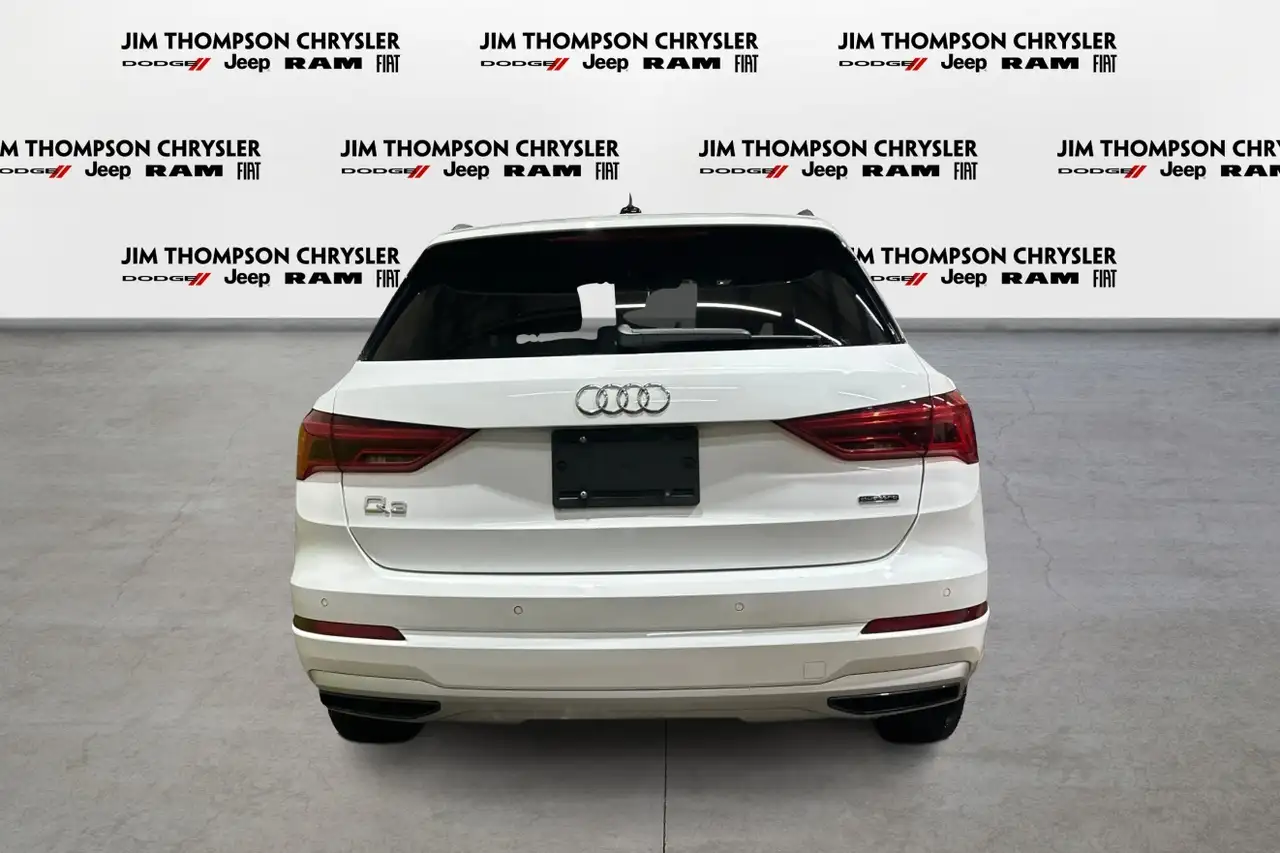 Audi Q3 снимка Audi Q3