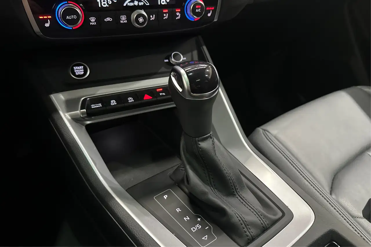 Audi Q3 снимка Audi Q3