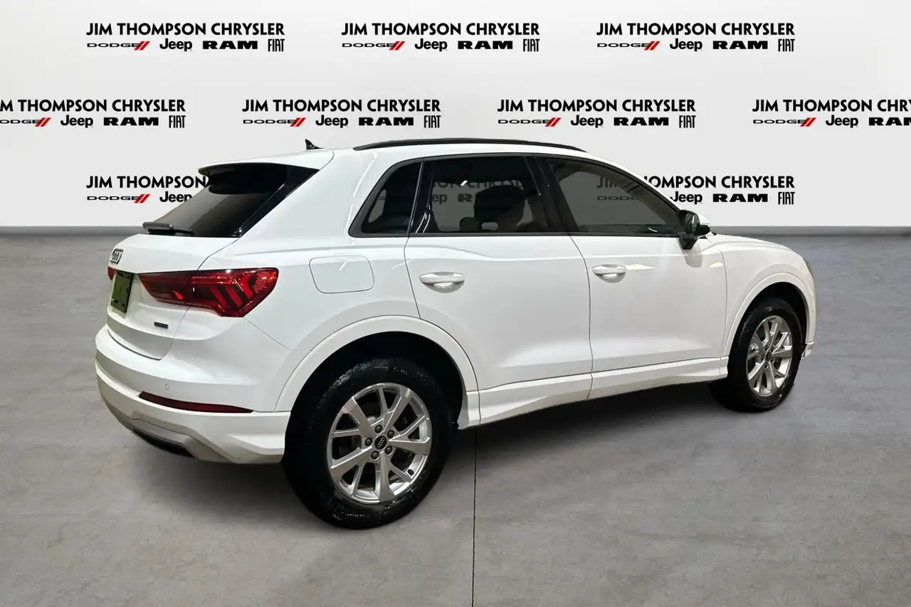Audi Q3 снимка Audi Q3