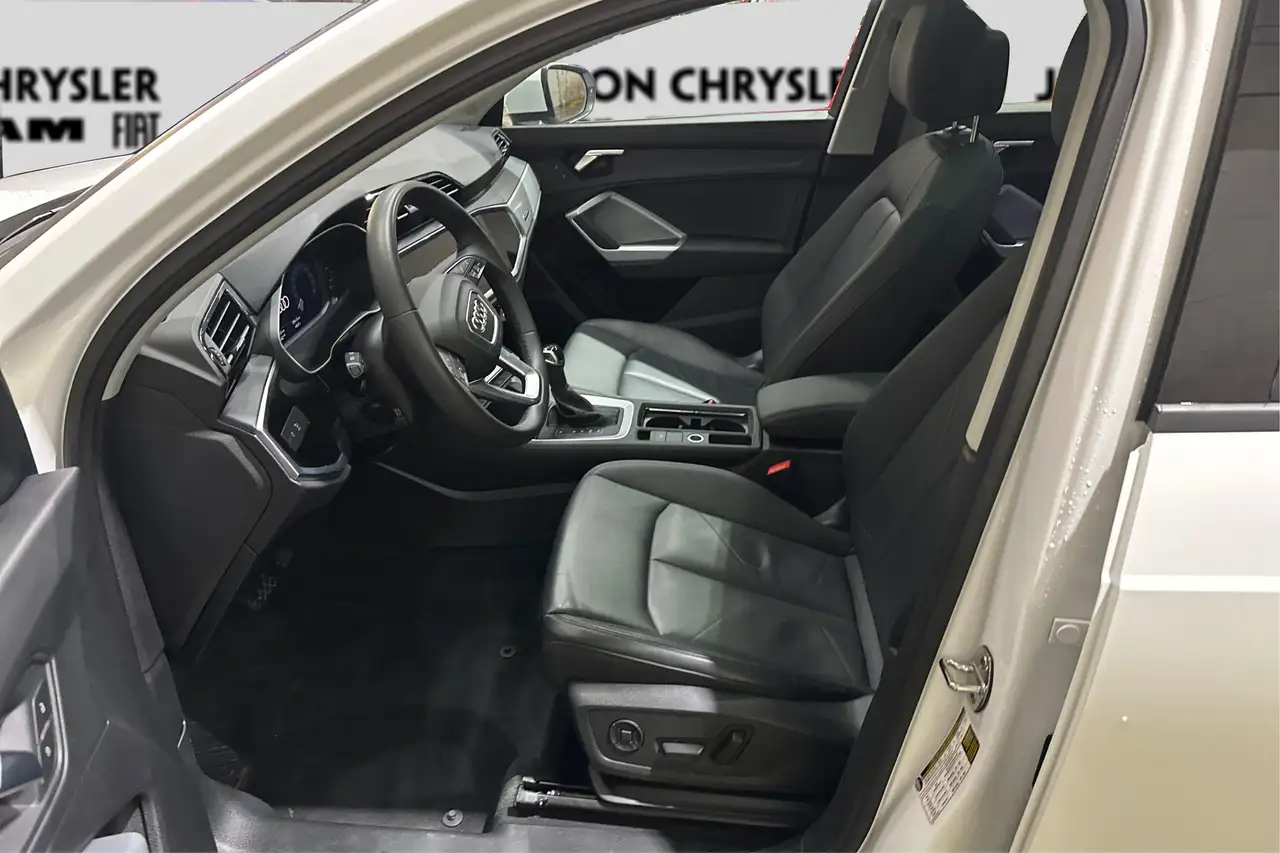Audi Q3 снимка Audi Q3