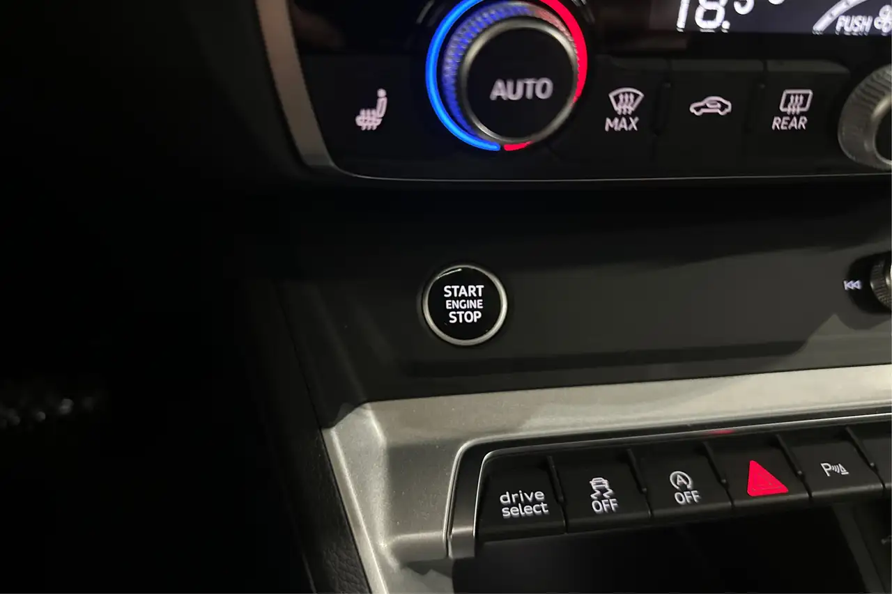Audi Q3 снимка Audi Q3