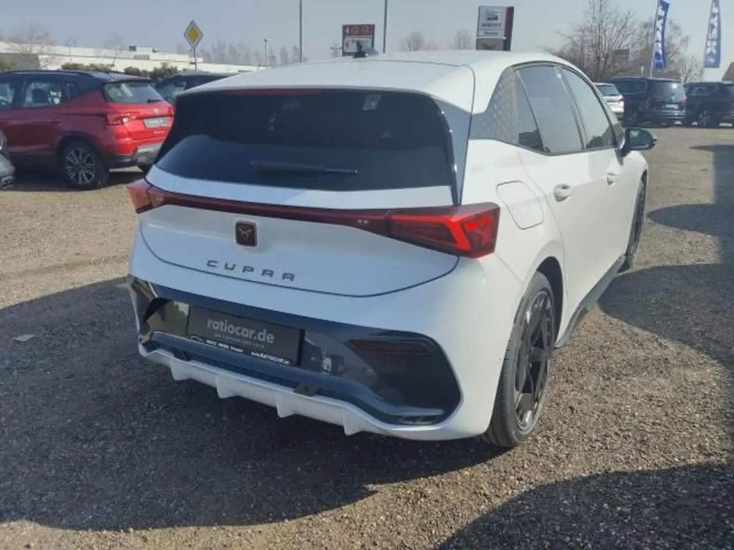 CUPRA Born BORN EDITION DYNAMIC 170 KW 77 KWH 5J. GAR.*NAVI Blanco - 2