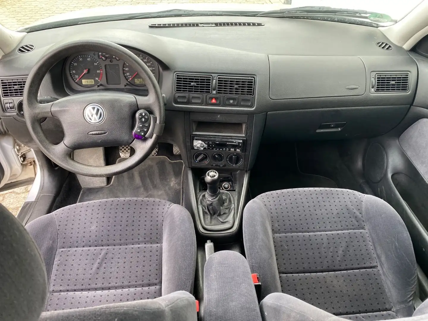 Volkswagen Golf 1.4 Lim 4-türig Klima Серебристый - 2