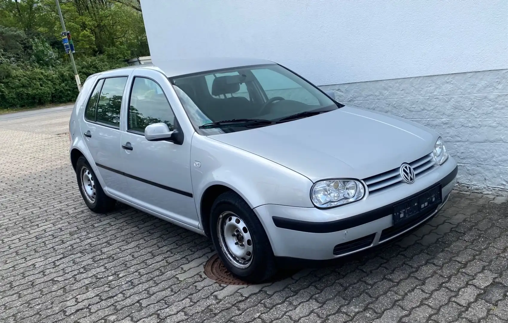 Volkswagen Golf 1.4 Lim 4-türig Klima Серебристый - 1