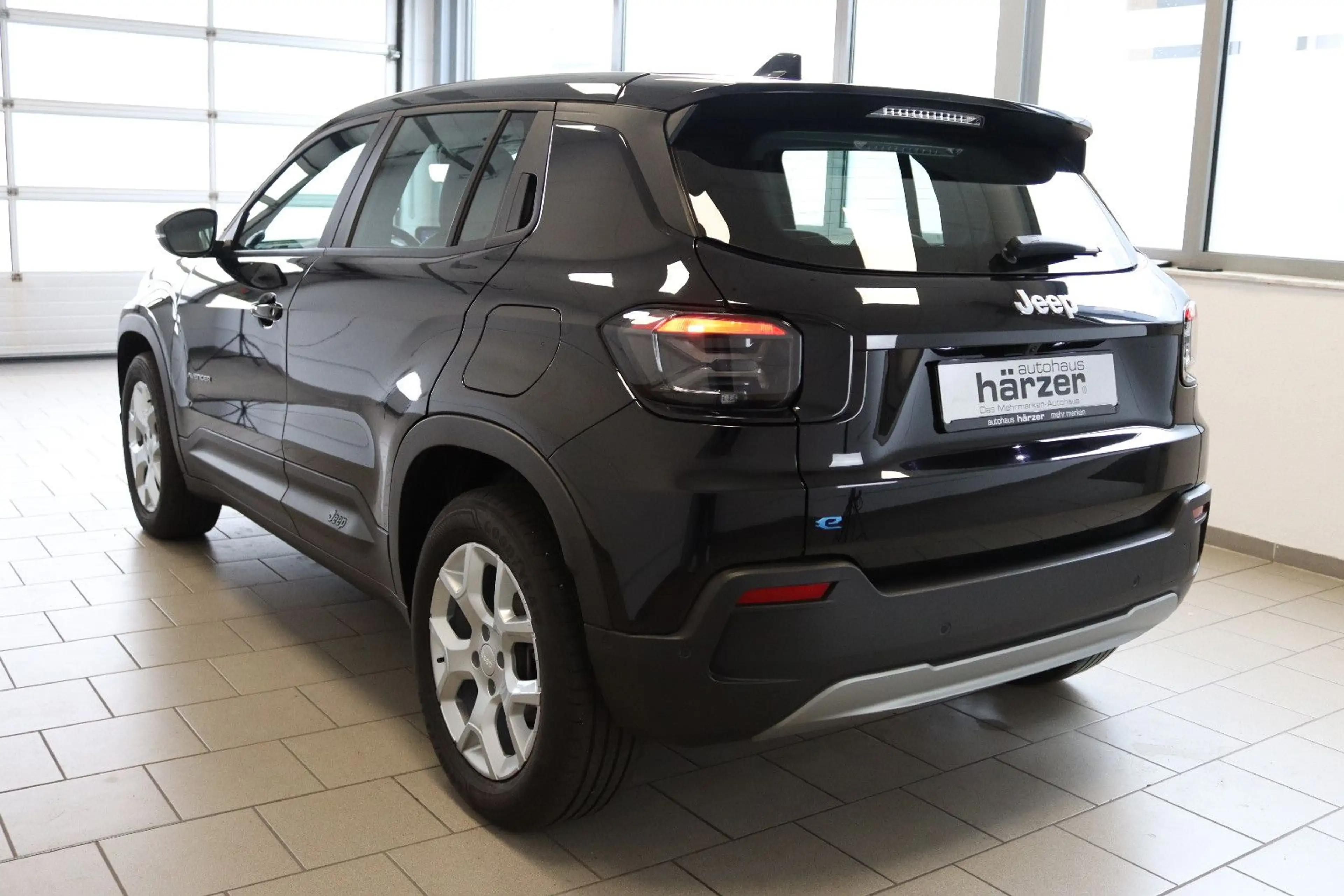 Jeep Avenger Altitude Electric 54kWh *SOH96%*SHZ*RFK* — photo 3