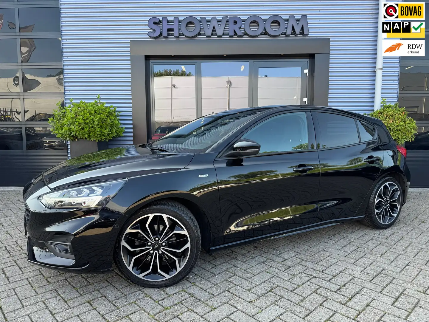 Ford Focus 1.0 EcoBoost ST-Line Automaat| Apple carplay|Navi| Zwart - 1